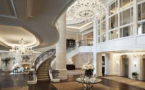 bolshoj-assortiment-eksklyuzivnoj-dizajnerskoj-produkcii-ot-mirovyx-brendov-v-salone-elitnogo-interera-v-kieve